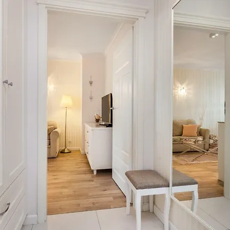 Apartment Black&white - Silver House Free Parking *