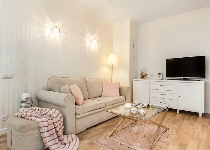 Black&white - Silver House Free Parking 格丁尼亚